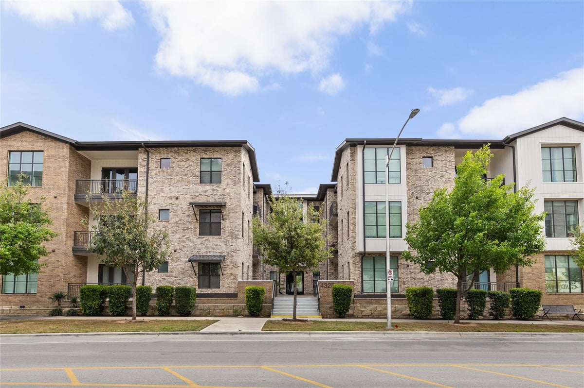 Kitchen at 4325 Jackson Ave Unit #2105 - 2 bed 1 bath home