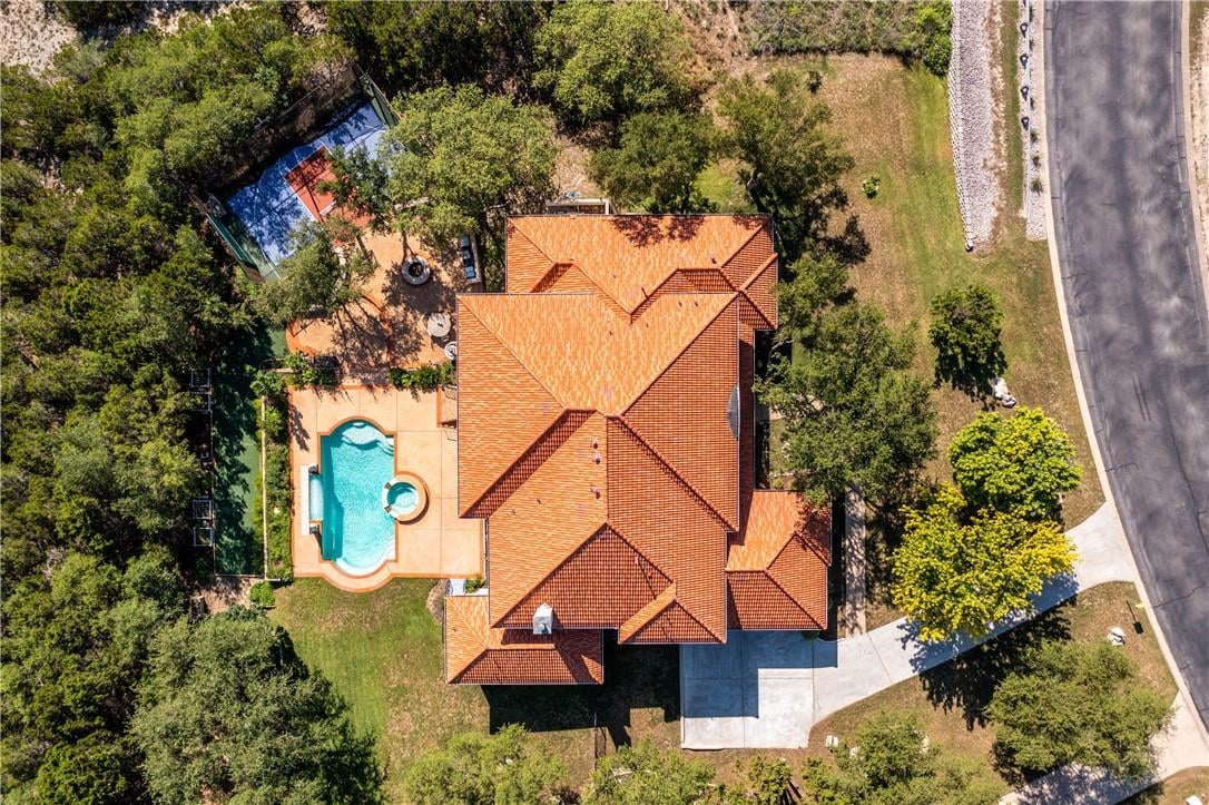 View 4325 Lago Viento in Lakewind Estates Sec 03 4325 Lago Viento - property photo 1 - Luxury home in Lakewind Estates Sec 03, Austin, TX