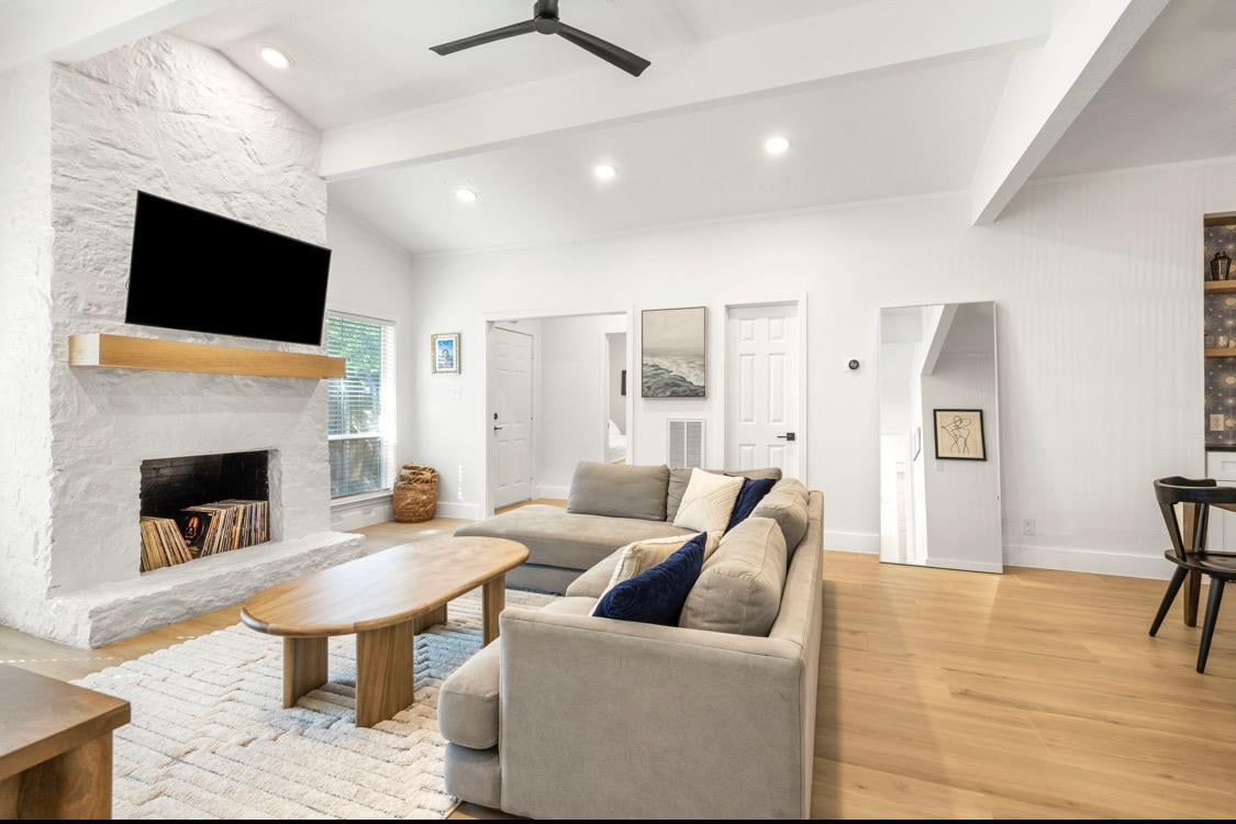 Primary bedroom at 433 Towne Park Trl - 2 bed 2 bath home