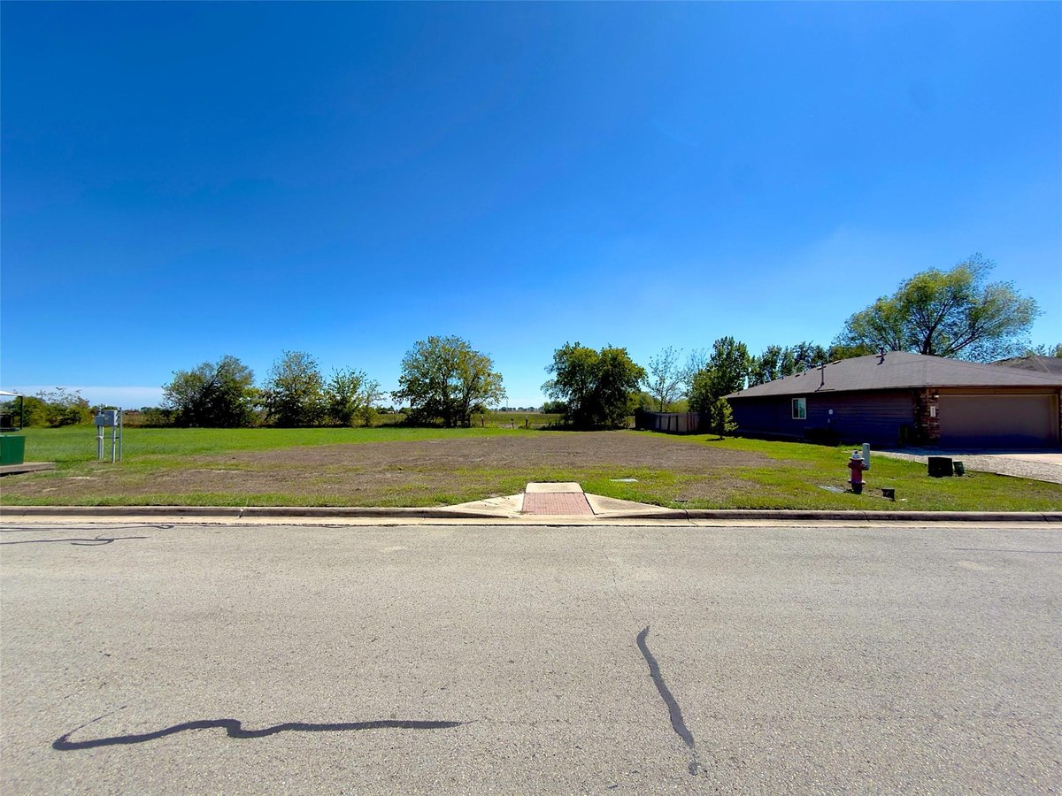 434 Thunderstorm Ave, photo 1 of 8, Lockhart, Lockhart, TX
