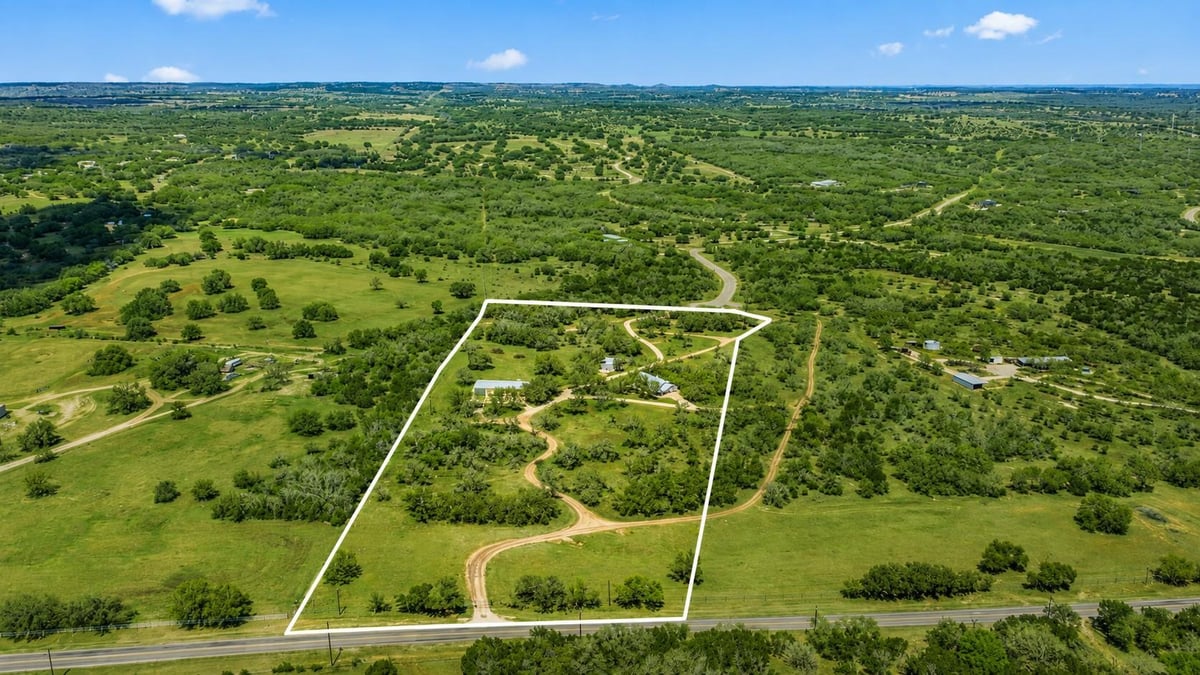 View 434 W Turner CT in 464 Ranch 434 W Turner CT - front exterior - Luxury home in 464 Ranch, Johnson City, TX