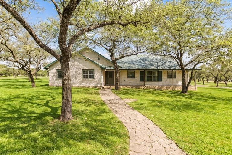 View 434 W Turner CT in 464 Ranch 434 W Turner CT - front exterior - Luxury home in 464 Ranch, Johnson City, TX