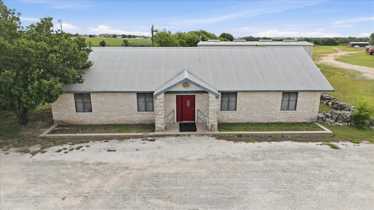 4350 Fm 1105 - property photo 1 - Luxury home in Walburg, Georgetown, TX