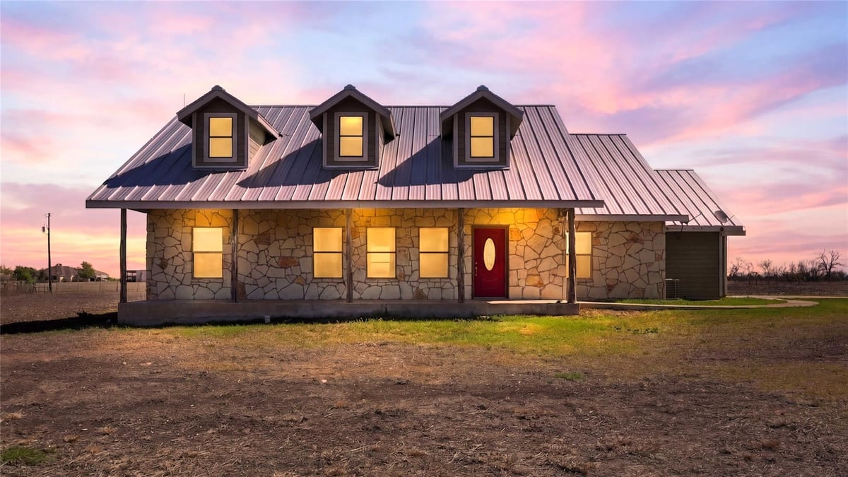 View 4355 SE River RD in None 4355 SE River RD - property photo 1 - Luxury home in None, Martindale, TX