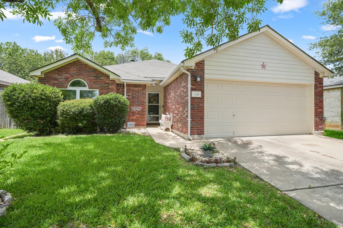 438 Katy XING - front exterior - Luxury home in Katy Crossing Sec 04 Pud, Georgetown, TX