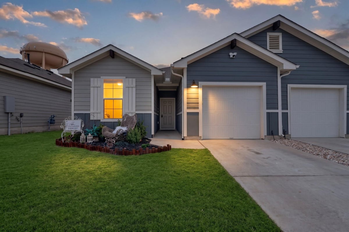 View 439 Arnold LOOP Unit #A in WAYSIDE 439 Arnold LOOP Unit #A - property photo 1 - Luxury home in WAYSIDE, Kyle, TX
