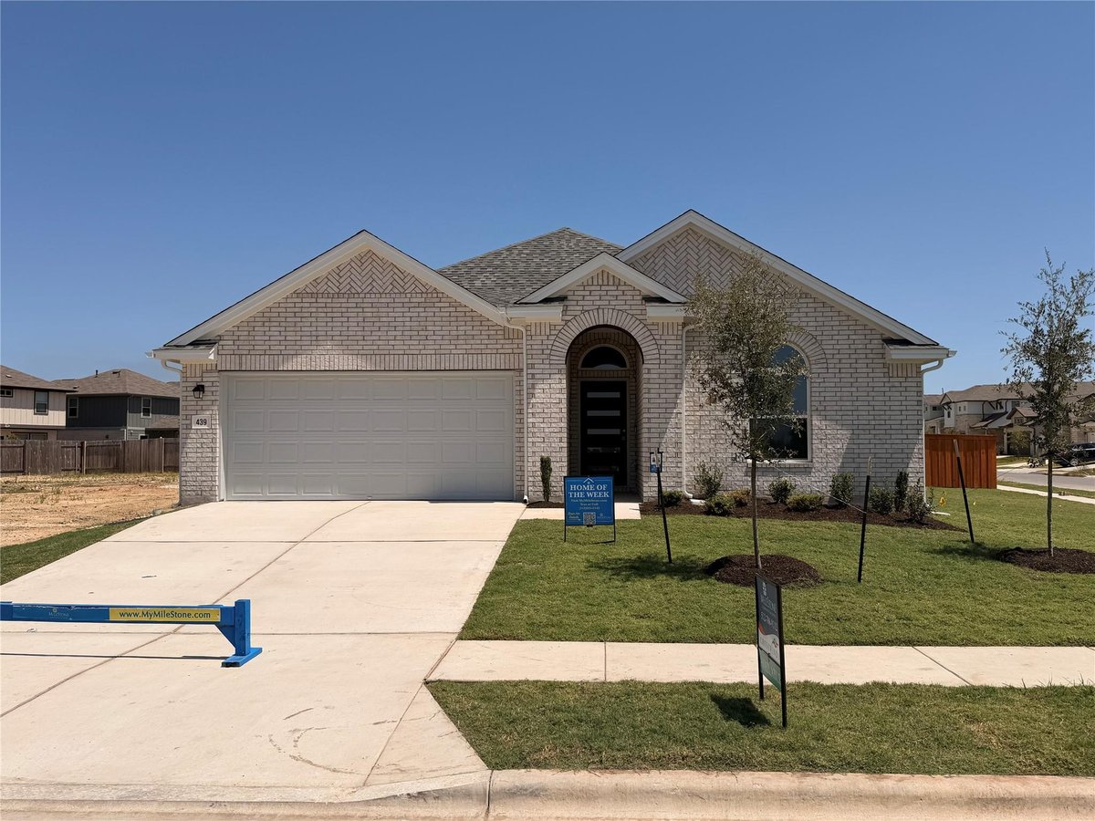 View 439 Backstays LOOP in Crosswinds 439 Backstays LOOP - property photo 1 - Luxury home in Crosswinds, Kyle, TX