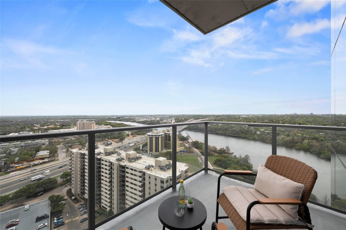 44 East Ave Unit #2110 - front exterior - Luxury home in 44 EAST AVE CONDOMINIUM, Austin, TX