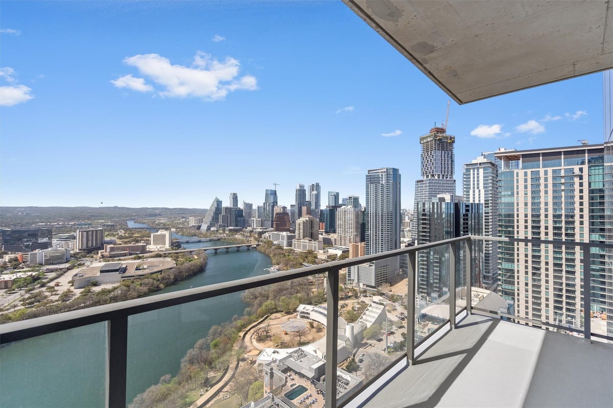 View 44 East Ave Unit #3402 in 44 EAST AVE CONDIMINIUMS 44 East Ave Unit #3402 - front exterior - Luxury home in 44 EAST AVE CONDIMINIUMS, Austin, TX
