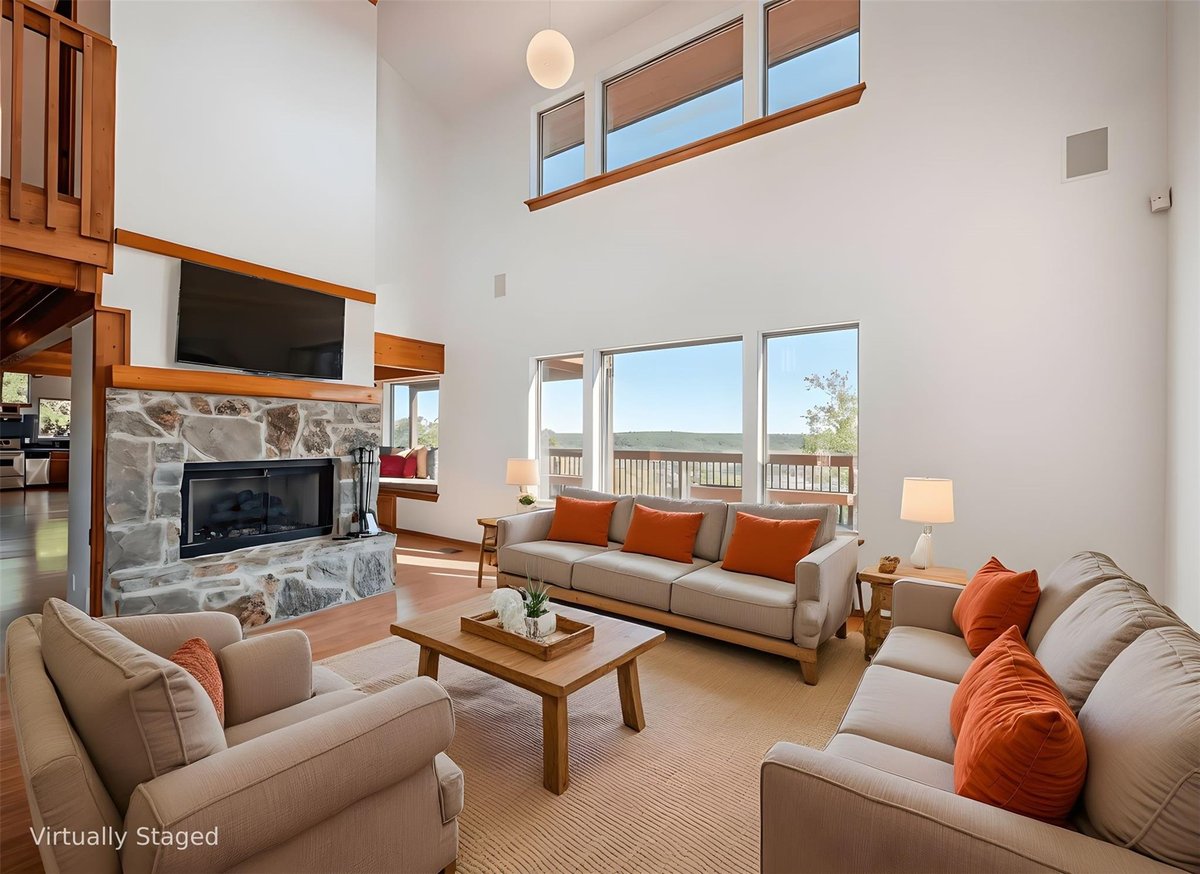 Primary bedroom at 440 Balcones Ridgeway - 4 bed 3 bath home