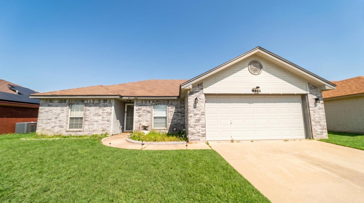 View 4404 Captain DR in Lonesome Dove Sub Phas 4404 Captain DR - front exterior - Luxury home in Lonesome Dove Sub Phas, Killeen, TX
