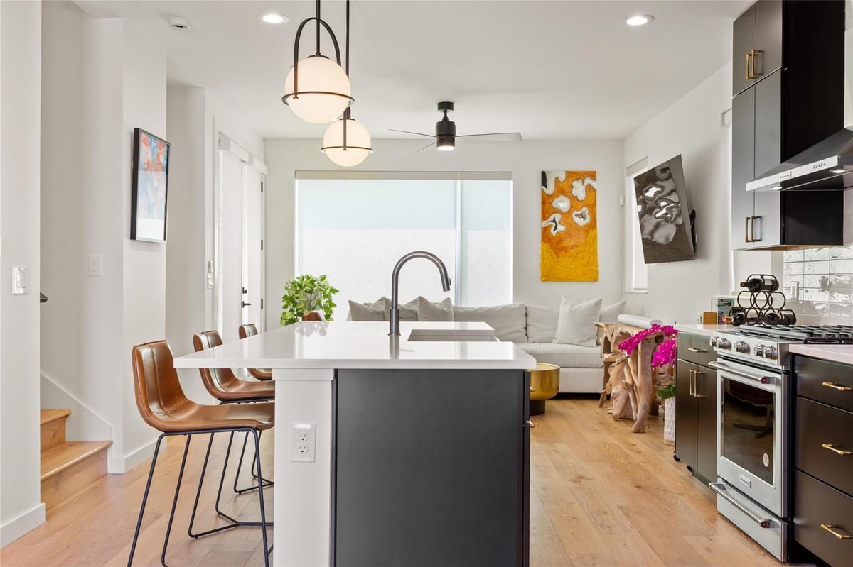 View 4404 Mount Vernon DR Unit #B in Hilltop Add 4404 Mount Vernon DR Unit #B - front exterior - Luxury home in Hilltop Add, Austin, TX