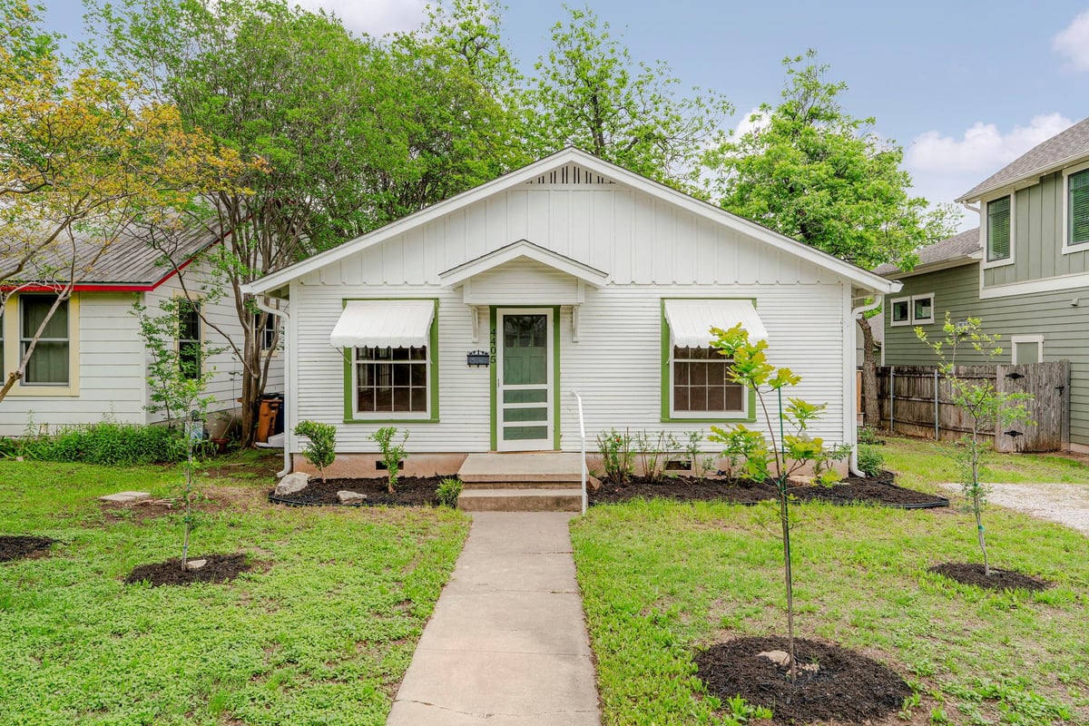 View 4405 Bellvue Ave in Rosedale 4405 Bellvue Ave - property photo 1 - Luxury home in Rosedale, Austin, TX
