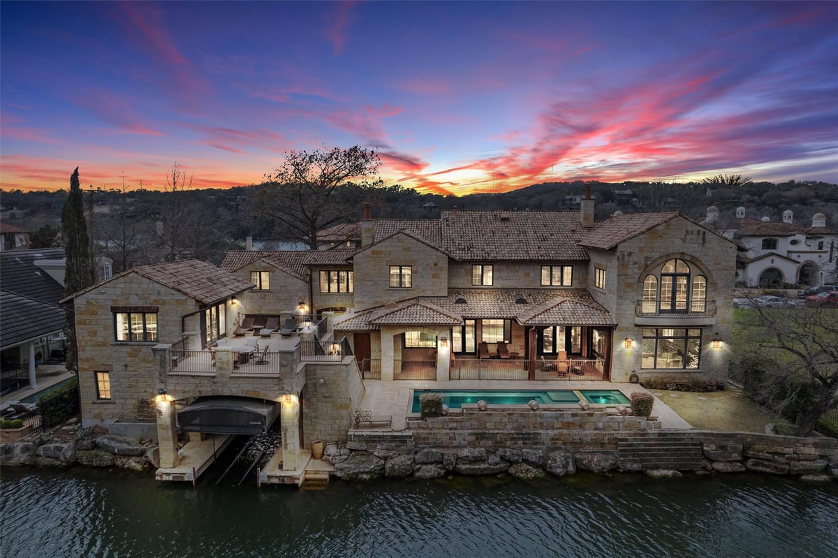 4407 Island Cv - front exterior - Luxury home in Island At Mount Bonnell Shores, Austin, TX