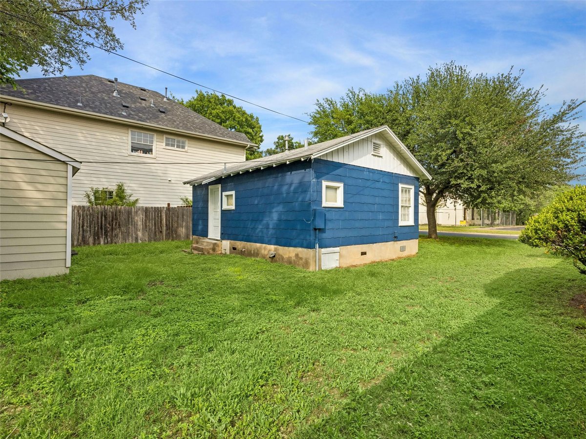 Primary bedroom at 4408 Maybelle Ave - Alta Vista, Austin, TX
