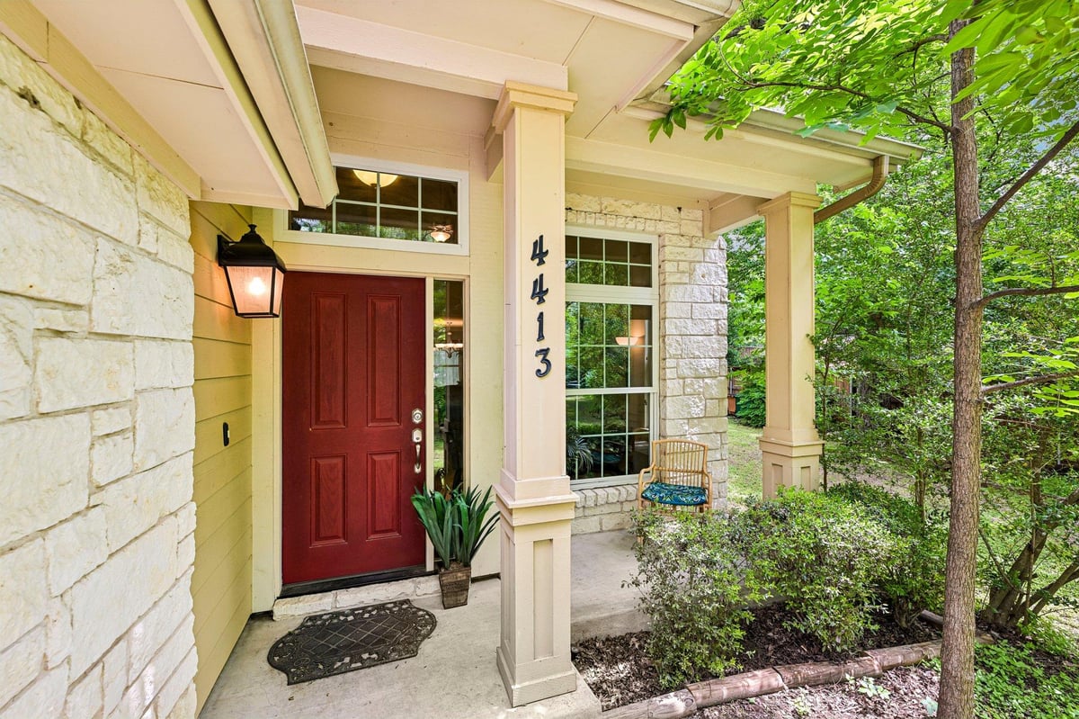 View 4413 Barrow Ave in Eichelbergers Ruby Sub Am Lt 4413 Barrow Ave - front exterior - Luxury home in Eichelbergers Ruby Sub Am Lt, Austin, TX