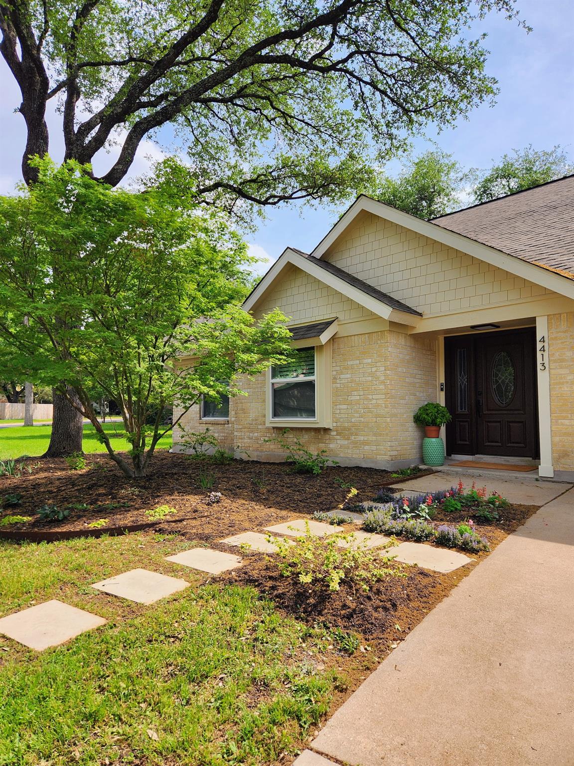 View 4413 Malaga DR in Balcones Woods Sec 04 4413 Malaga DR - property photo 1 - Luxury home in Balcones Woods Sec 04, Austin, TX