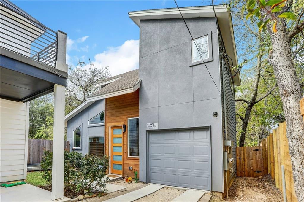 View 4414 Merle Dr Unit #2 in Ford Place 01 4414 Merle Dr Unit #2 - front exterior - Luxury home in Ford Place 01, Austin, TX