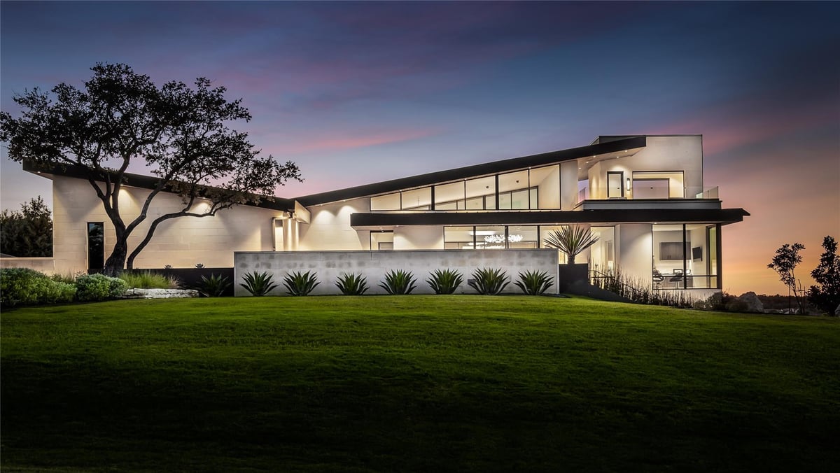 4416 AMARRA Dr - front exterior - Luxury home in Amarra Drive Ph 02, Austin, TX