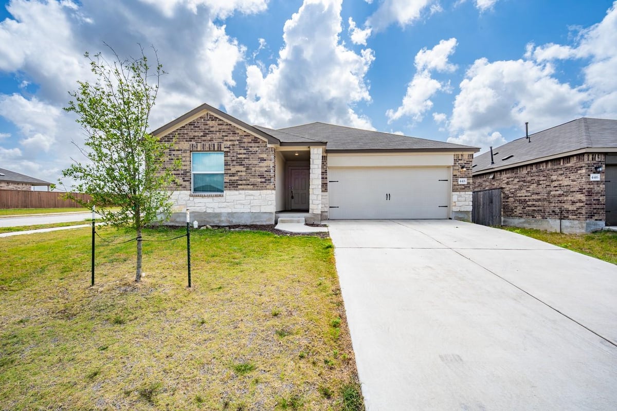 View 448 Sebring CIR in Cottonwood Ph 2 448 Sebring CIR - front exterior - Luxury home in Cottonwood Ph 2, Hutto, TX