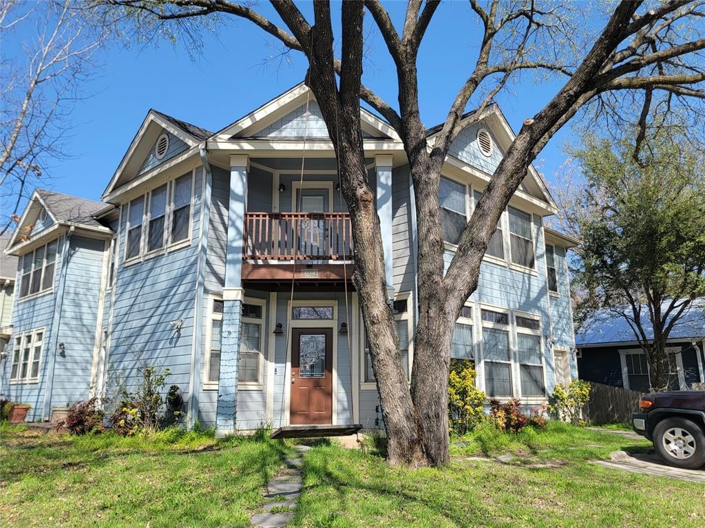 View 4500 Avenue C Unit #A in Hyde Park Annex 4500 Avenue C Unit #A - property photo 1 - Luxury home in Hyde Park Annex, Austin, TX