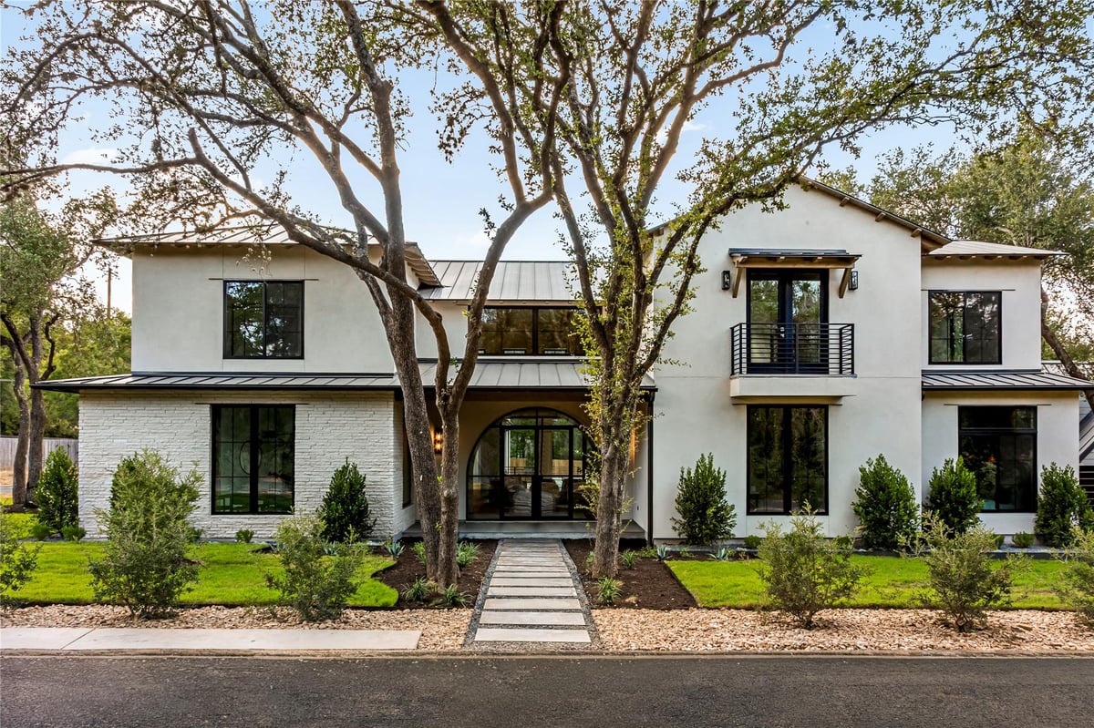View 4500 Bunny RUN in Lake Side Add 4500 Bunny RUN - property photo 1 - Luxury home in Lake Side Add, Austin, TX