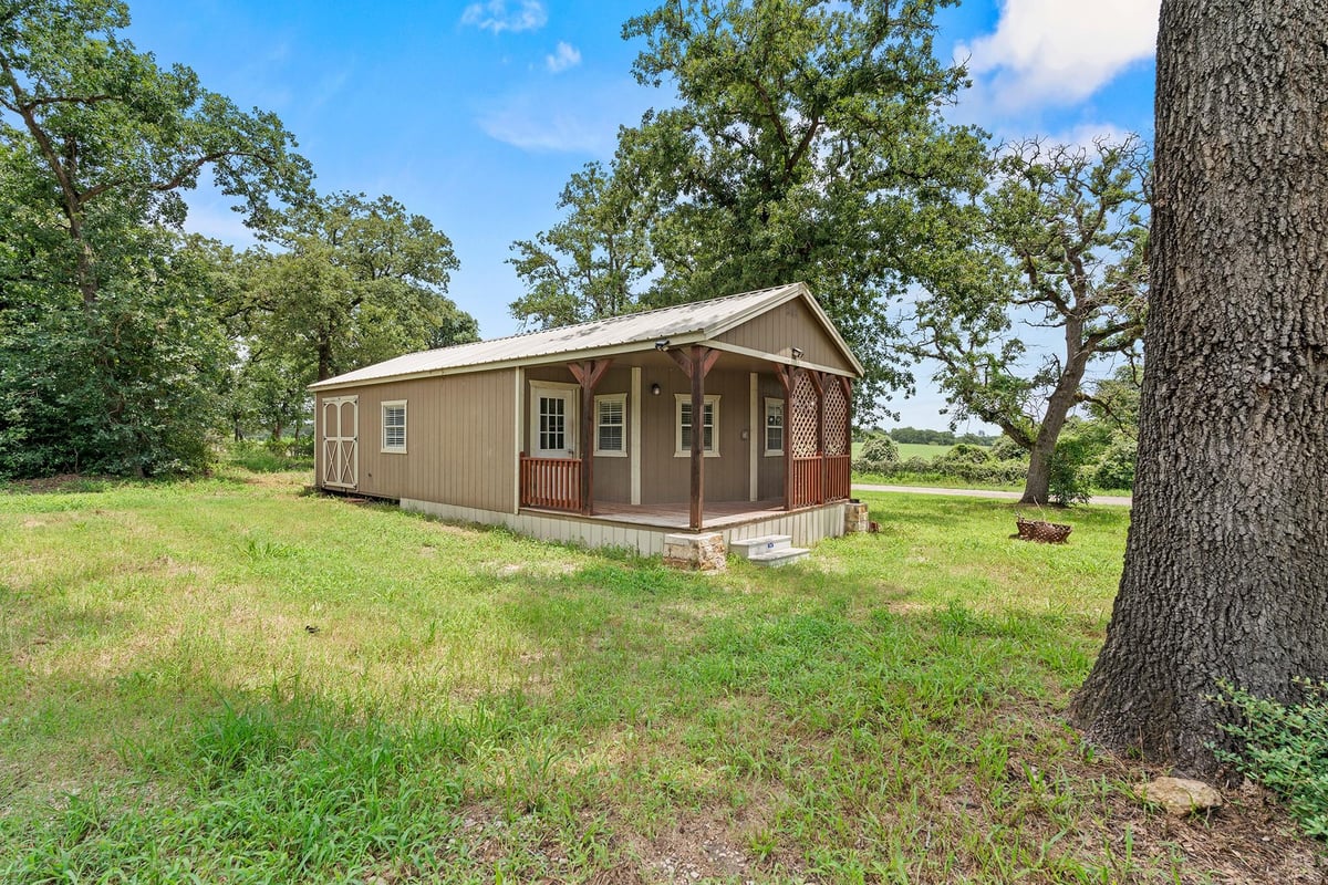 4500 County Road 448 - front exterior - Luxury home in Thorndale, TX