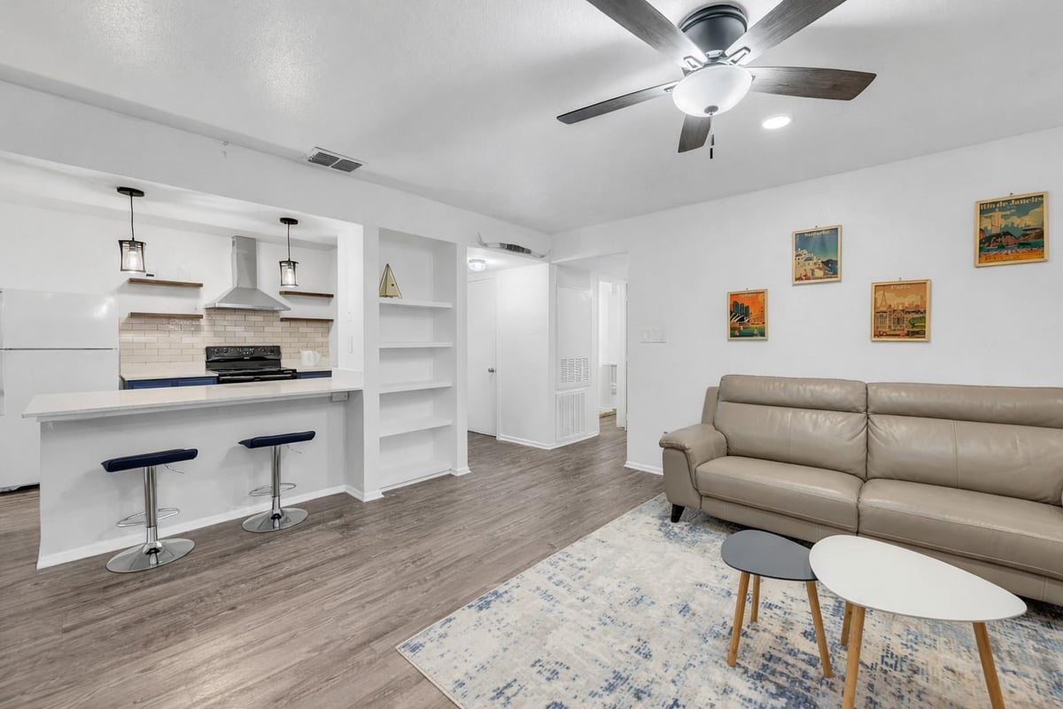View 4500 E Oltorf St Unit #D410 in Monaco Condo Amd 4500 E Oltorf St Unit #D410 - front exterior - Luxury home in Monaco Condo Amd, Austin, TX