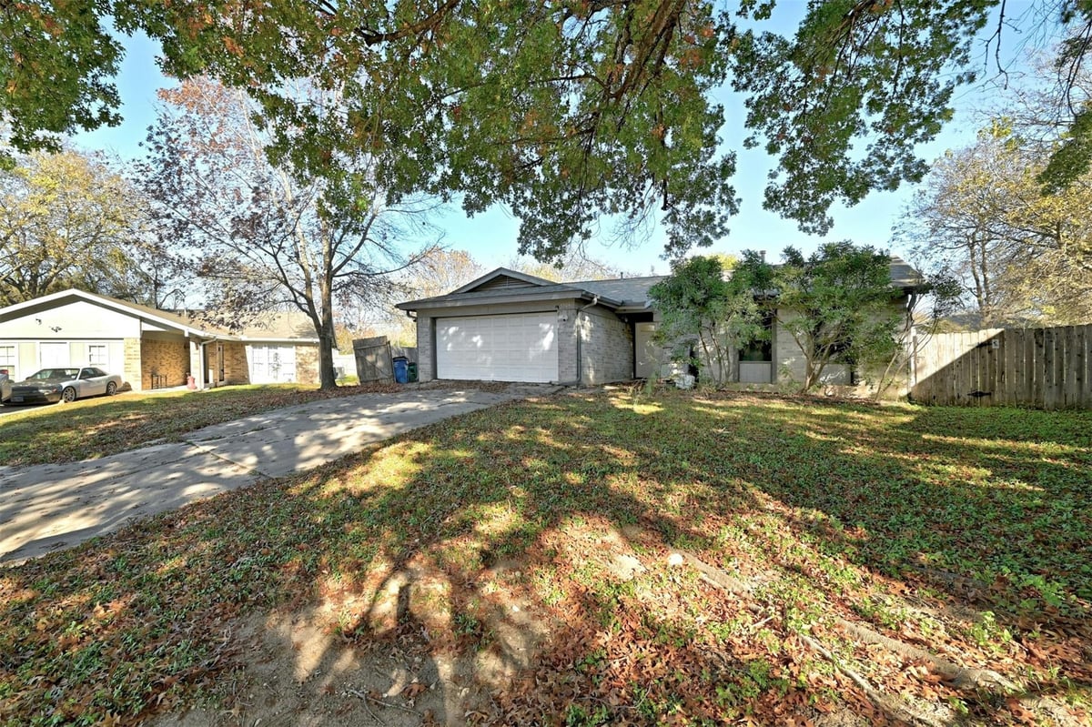 View 4504 Southwest Dr in Village South Ph 02 4504 Southwest Dr - front exterior - Luxury home in Village South Ph 02, Austin, TX