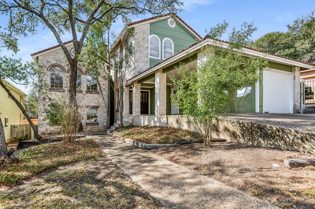 View 4507 Autumnleaf HOLW in Cat Mountain Villas Sec 02 4507 Autumnleaf HOLW - front exterior - Luxury home in Cat Mountain Villas Sec 02, Austin, TX