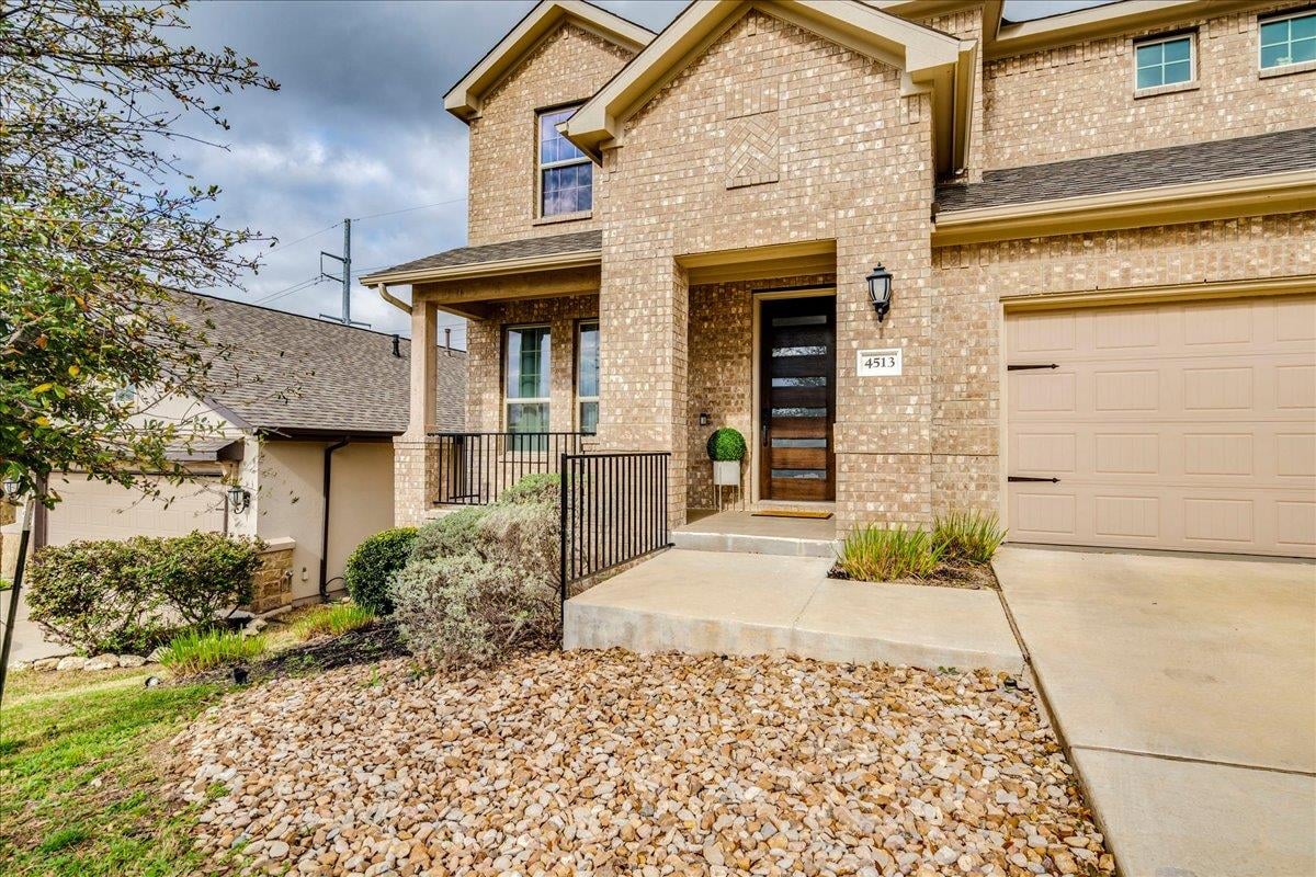 Living area at 4513 Lucabella Ln - 4 bed 3 bath home