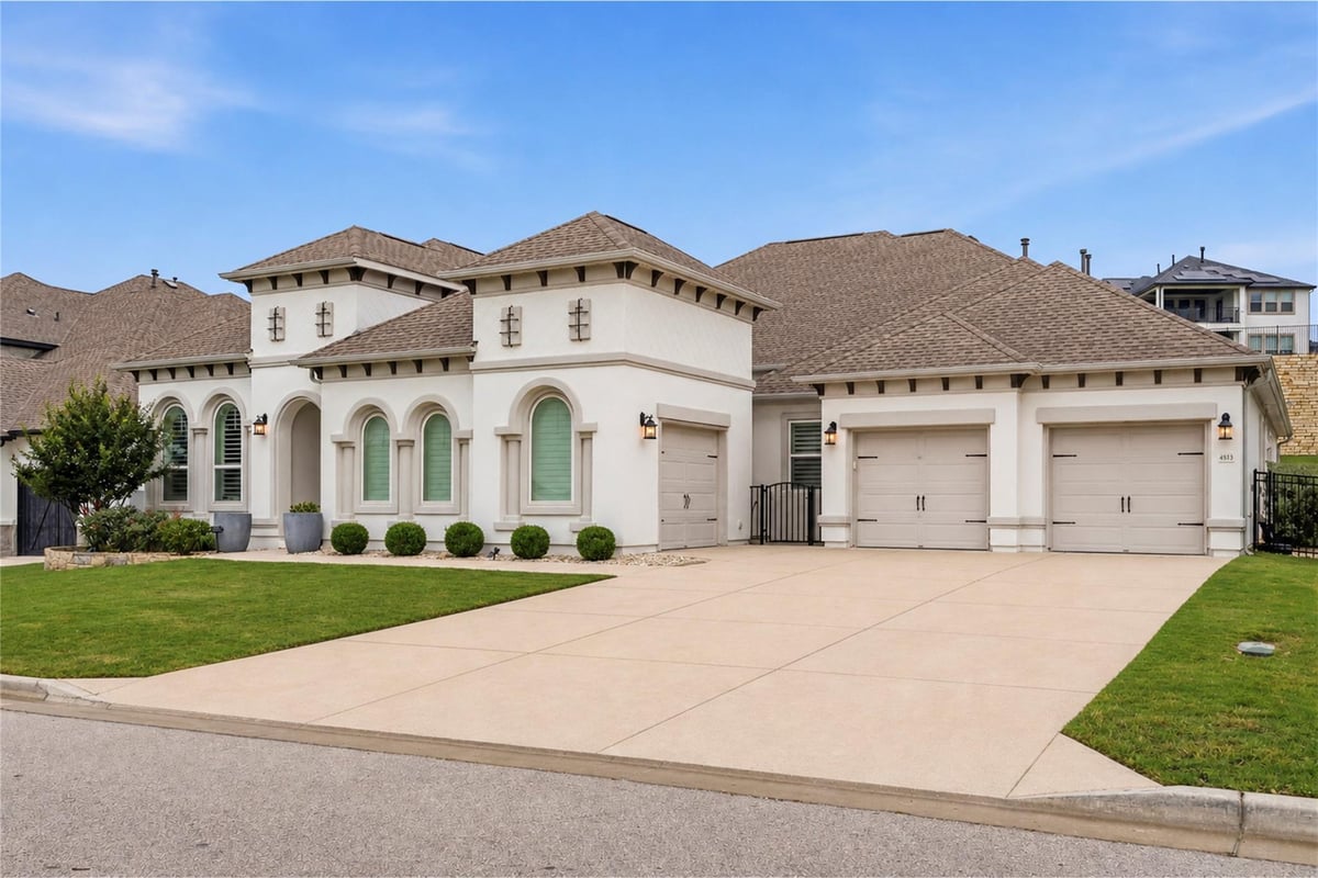 View 4513 Vieste Vw in Travisso Ph 3 Sec 1 3 4513 Vieste Vw - front exterior - Luxury home in Travisso Ph 3 Sec 1 3, Leander, TX