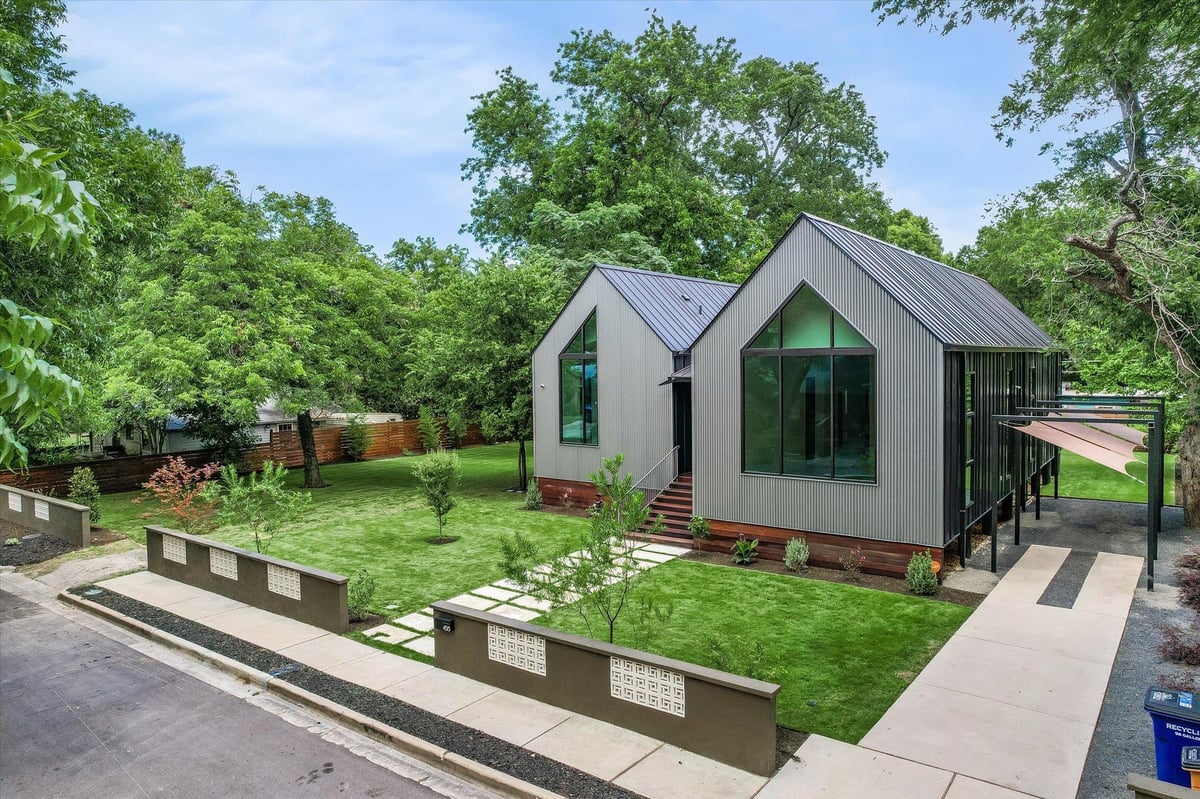 View 4515 and 4517 Avenue D in Hyde Park Annex 4515 and 4517 Avenue D - property photo 1 - Luxury home in Hyde Park Annex, Austin, TX