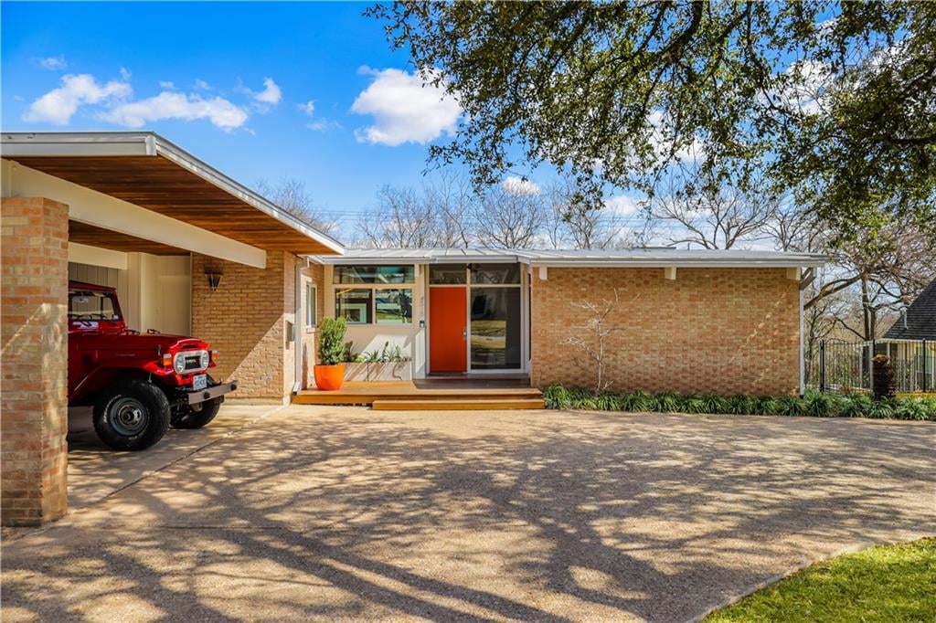 View 4515 Edgemont DR in Balcones Park Add Sec 05 4515 Edgemont DR - front exterior - Luxury home in Balcones Park Add Sec 05, Austin, TX