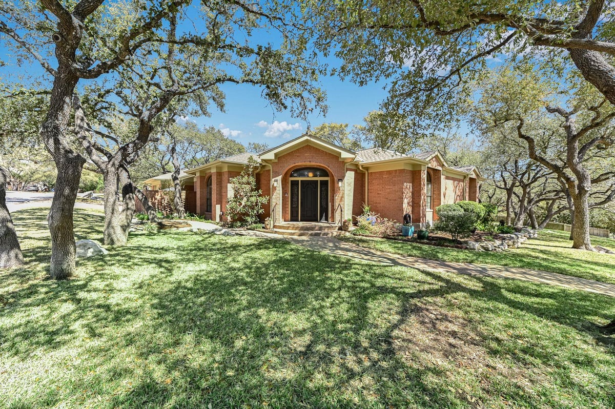 4516 Colorado Xing - front exterior - Luxury home in Colorado Crossing Sec 02, Austin, TX