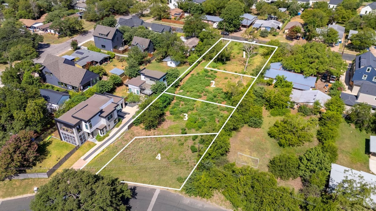 View 4518 S 2nd St in Bird Nest Sub 4518 S 2nd St - front exterior - Luxury lot in Bird Nest Sub, Austin, TX