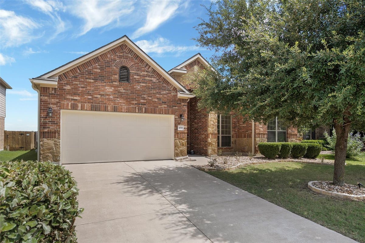 View 4518 Zacharys Run in Walsh Trails Sec 4B 4518 Zacharys Run - property photo 1 - Luxury home in Walsh Trails Sec 4B, Cedar Park, TX