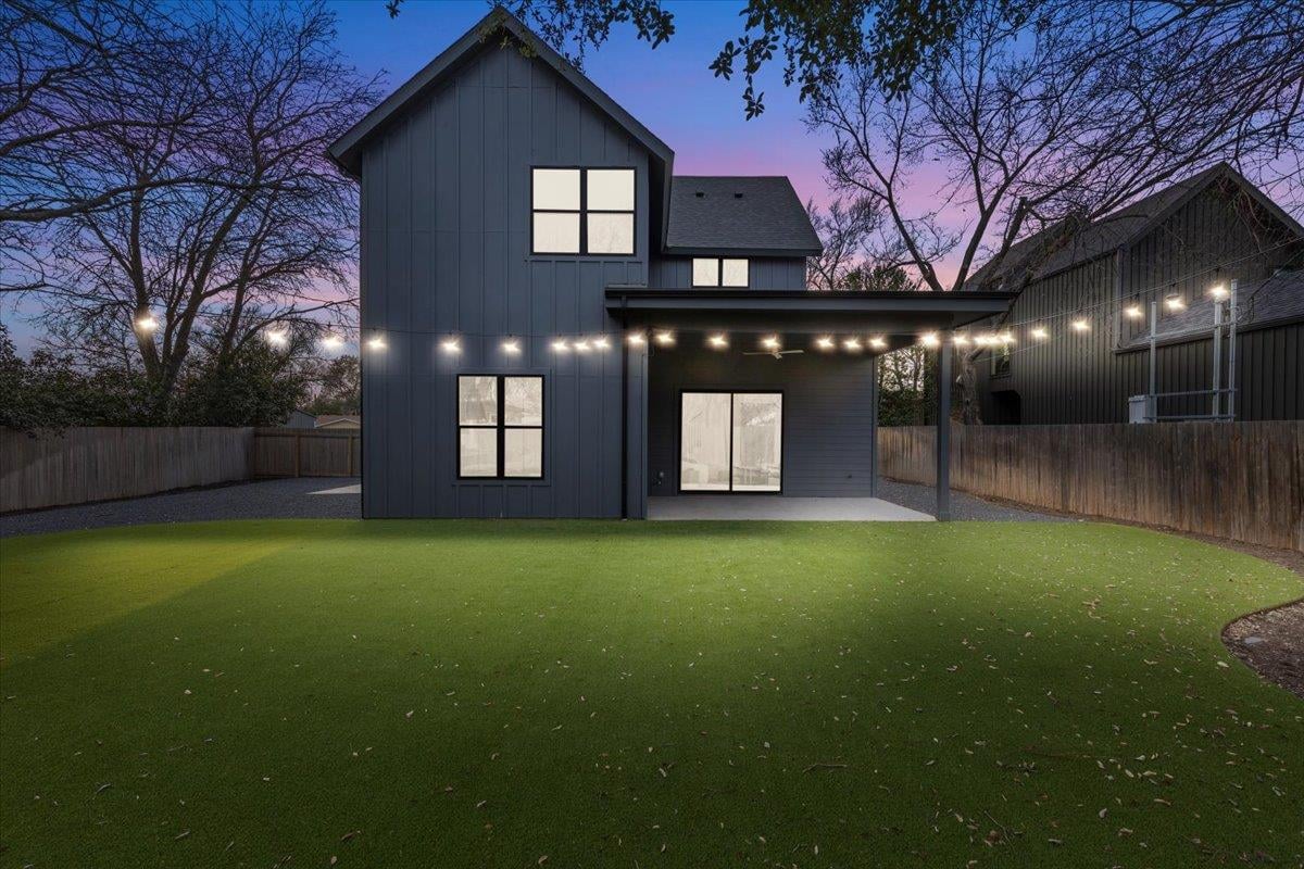 View 4527 Clawson RD in Park Forest Sec 03 4527 Clawson RD - front exterior - Luxury home in Park Forest Sec 03, Austin, TX