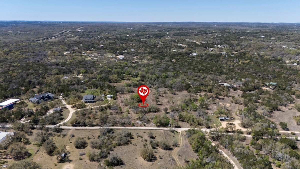 453 Nameless Rd - front exterior - Luxury lot in LEGEND OAKS SEC 1 OR SEC 2, Driftwood, TX