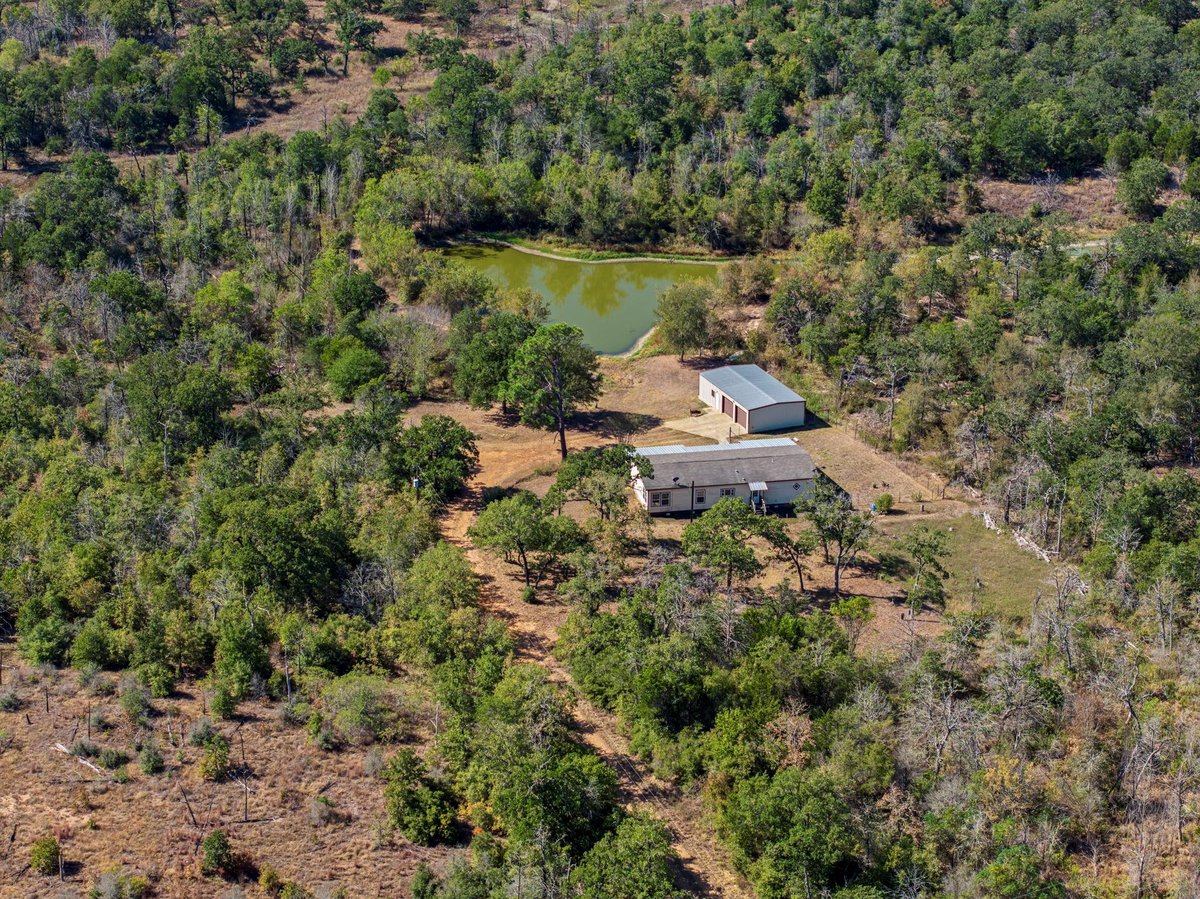 View 454 Leisure LN in Bluebonnet Acres 454 Leisure LN - property photo 1 - Luxury home in Bluebonnet Acres, Cedar Creek, TX