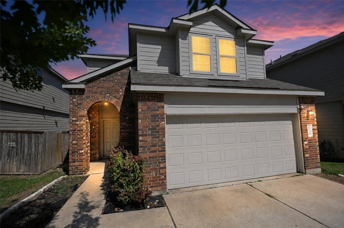 456 Major Lee LN Unit #17H - front exterior - Luxury home in Sonterra II Condos, Jarrell, TX