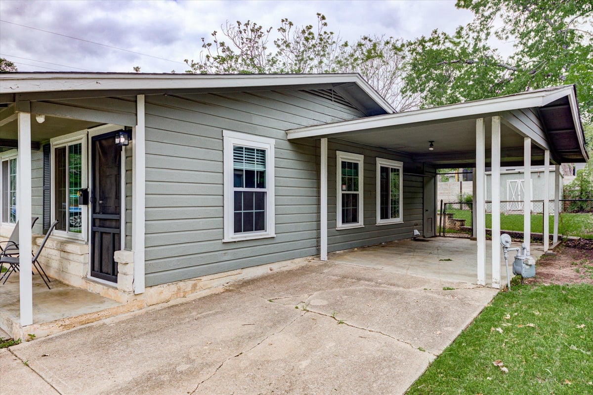 Primary bedroom at 4600 Chiappero Trl - 3 bed 1 bath home