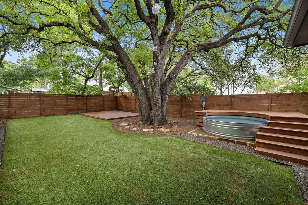 View 4602 Mount Vernon DR Unit #B in Forest Oaks 4602 Mount Vernon DR Unit #B - property photo 1 - Luxury home in Forest Oaks, Austin, TX