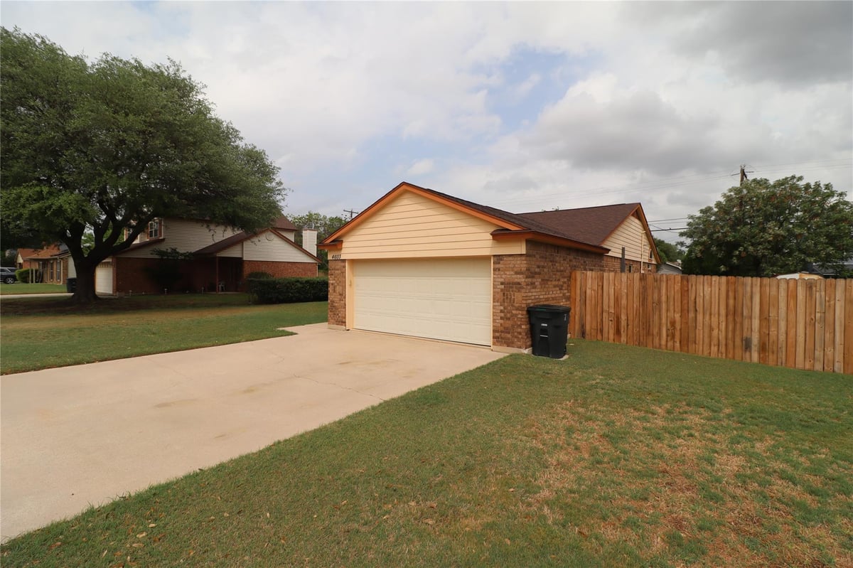 Primary bedroom at 4603 Brian Dr - 3 bed 2 bath home