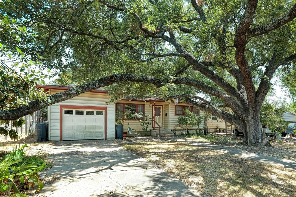 View 4603 Richmond Ave in Forest Oaks 4603 Richmond Ave - front exterior - Luxury home in Forest Oaks, Austin, TX