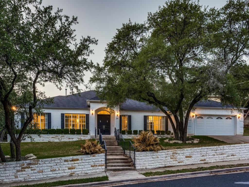 View 4604 Small Dr in Northwest Hills Sec 02 4604 Small Dr - property photo 1 - Luxury home in Northwest Hills Sec 02, Austin, TX