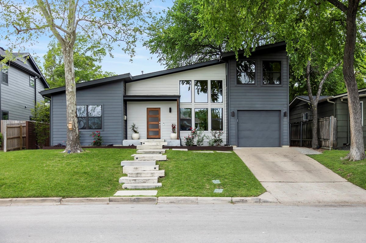 View 4606 Oakmont BLVD in Shoal Village Sec 04 4606 Oakmont BLVD - front exterior - Luxury home in Shoal Village Sec 04, Austin, TX