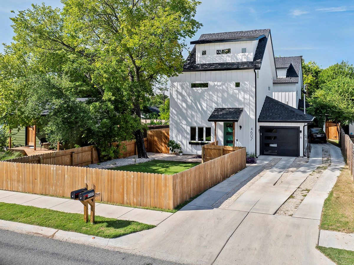 View 4607 Leslie Ave Unit #A in Cedar Valley 4607 Leslie Ave Unit #A - front exterior - Luxury home in Cedar Valley, Austin, TX