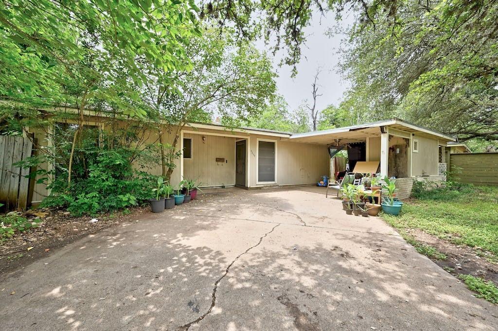 View 4609 Philco Dr in Park Forest Sec 04 4609 Philco Dr - front exterior - Luxury home in Park Forest Sec 04, Austin, TX