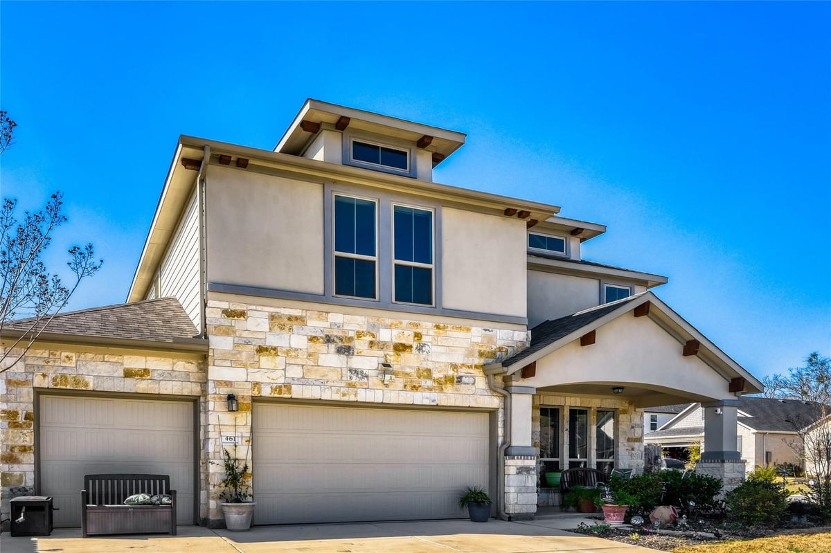 Living area at 461 Chaste Tree Dr - 5 bed 3 bath home
